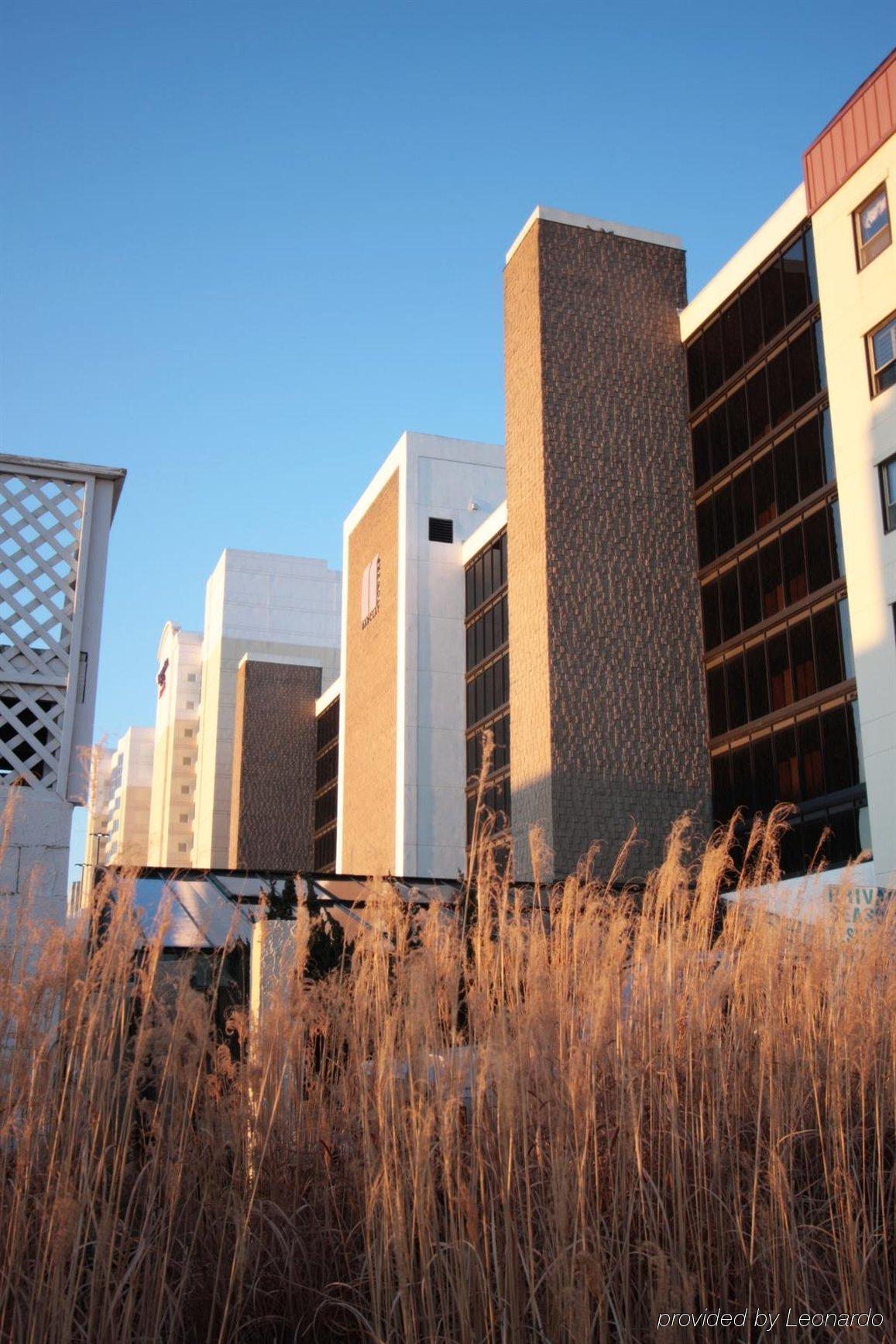 The Barclay Towers Hotel And Resort Virginia Beach Exterior foto